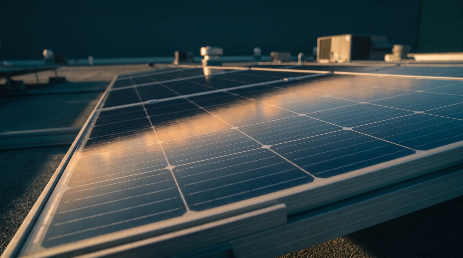 O mesmo painel solar limpo e espelhado